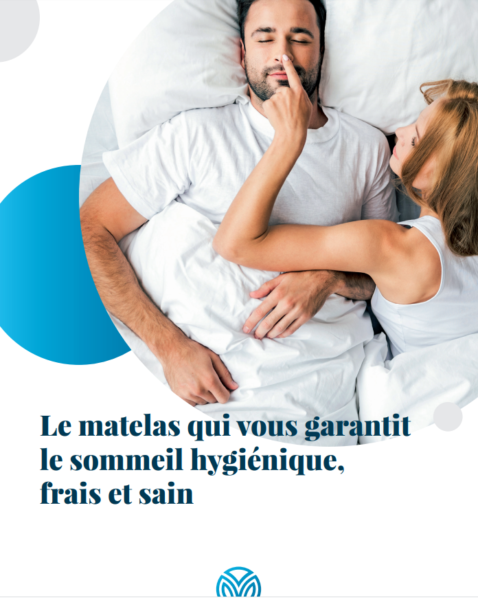 un couple dans son lit