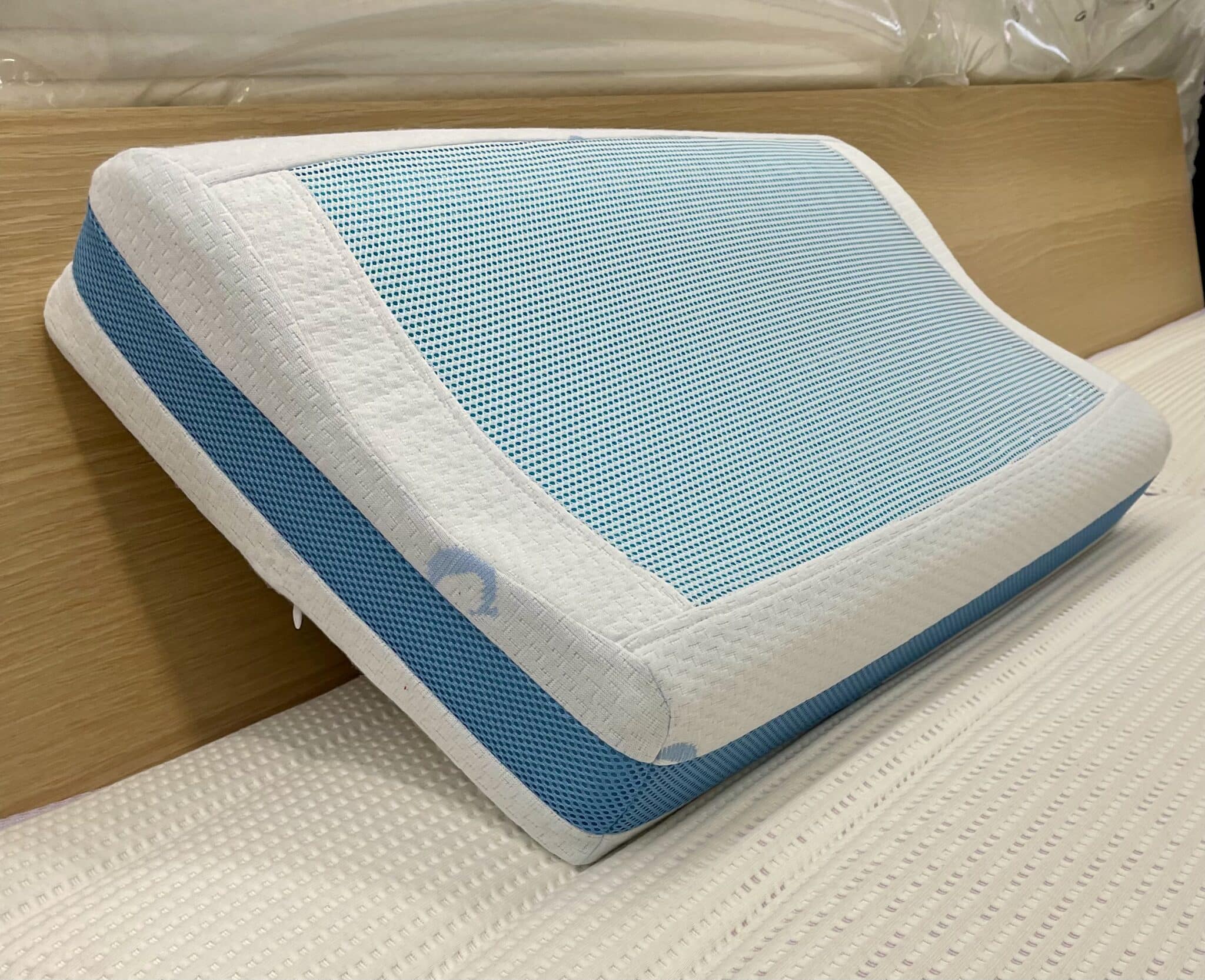 Oreiller Coolgel Ergonomique sur un matelas