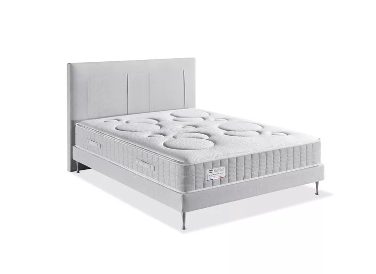 matelas crystal touch 180x200 avec un boxspring en tissu gris